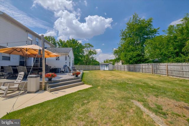4 CREEKDALE DR, Delran, NJ 08075