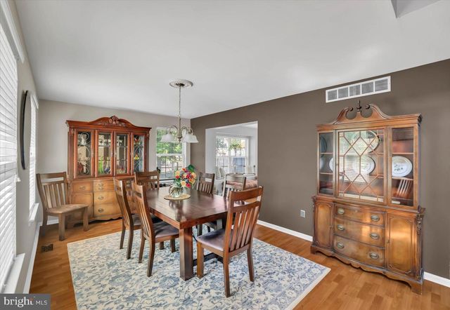 4 CREEKDALE DR, Delran, NJ 08075