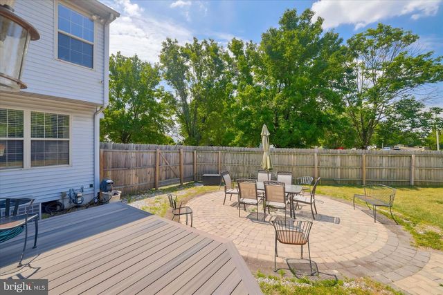4 CREEKDALE DR, Delran, NJ 08075