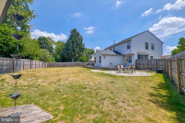 4 CREEKDALE DR, Delran, NJ 08075