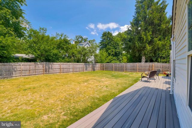 4 CREEKDALE DR, Delran, NJ 08075