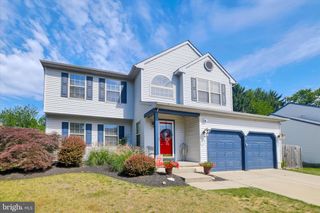 4 CREEKDALE DR, Delran, NJ 08075