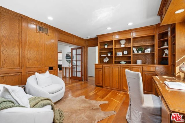 159 Granville Avenue, Los Angeles, CA 90049