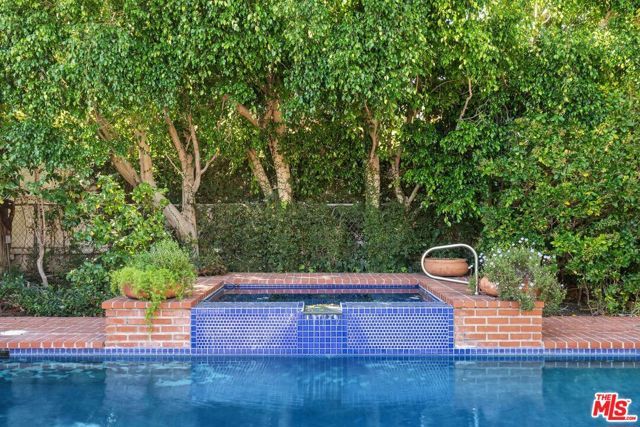 159 Granville Avenue, Los Angeles, CA 90049