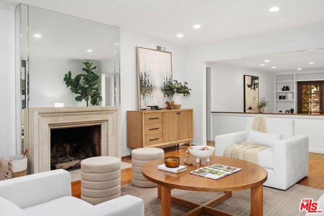 159 Granville Avenue, Los Angeles, CA 90049