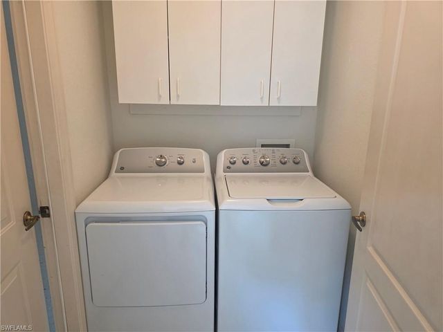 8164 Ibis Cove CIR B202, Naples, FL 34119