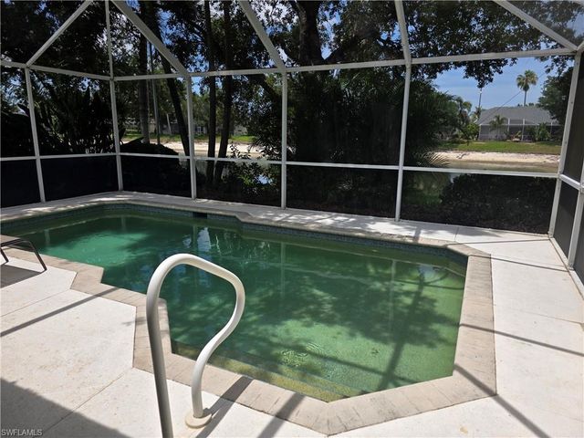 8164 Ibis Cove CIR B202, Naples, FL 34119