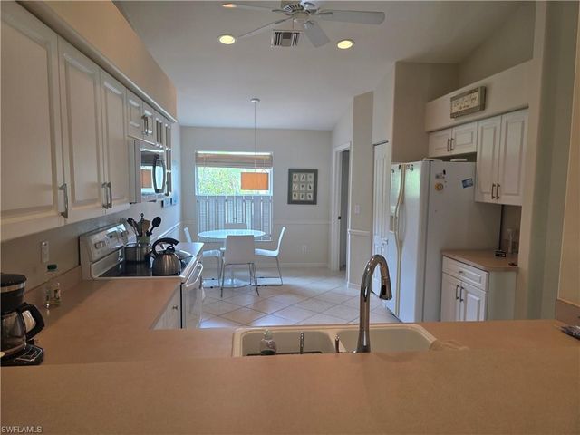 8164 Ibis Cove CIR B202, Naples, FL 34119