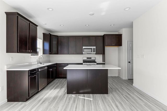 3843 Sonora Stone Drive, Florissant, MO 63031