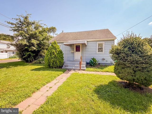 1005 THIRD AVE, Croydon, PA 19021