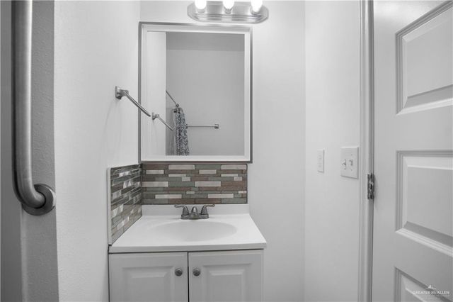 708 N Illinois Avenue, Weslaco, TX 78596