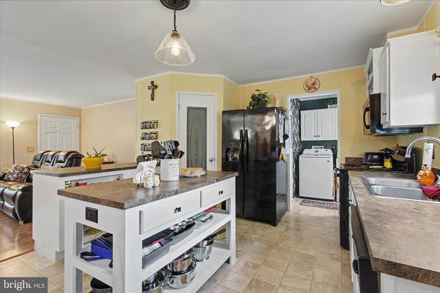 46 ELIZABETH LN, New Oxford, PA 17350