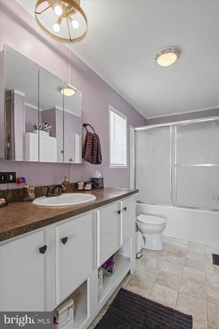 46 ELIZABETH LN, New Oxford, PA 17350