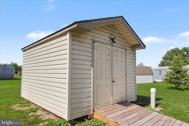 46 ELIZABETH LN, New Oxford, PA 17350