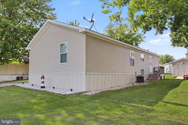 46 ELIZABETH LN, New Oxford, PA 17350