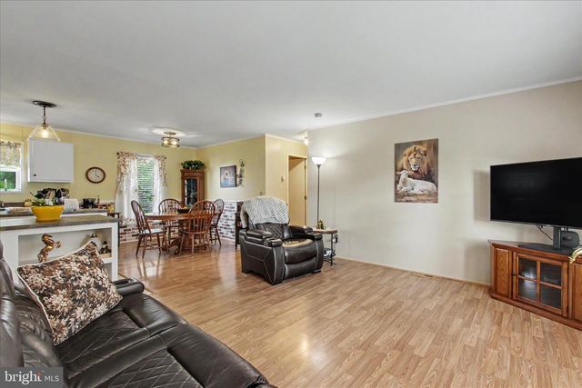 46 ELIZABETH LN, New Oxford, PA 17350