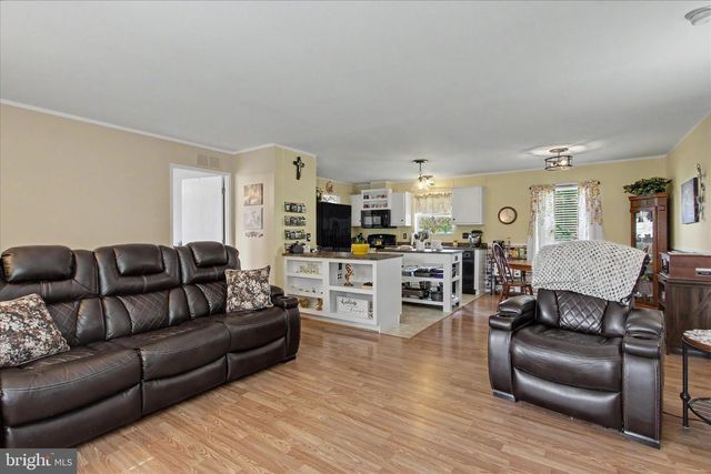 46 ELIZABETH LN, New Oxford, PA 17350