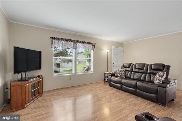 46 ELIZABETH LN, New Oxford, PA 17350