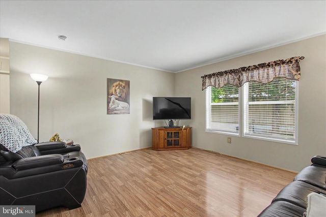 46 ELIZABETH LN, New Oxford, PA 17350
