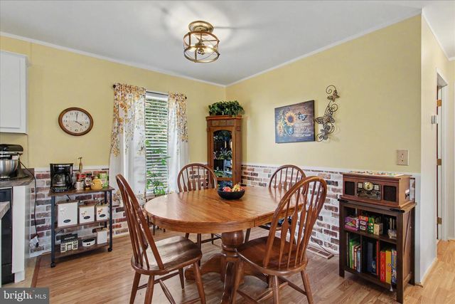 46 ELIZABETH LN, New Oxford, PA 17350