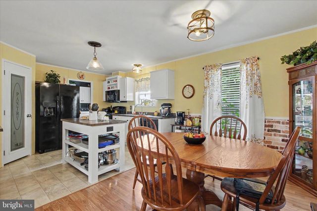 46 ELIZABETH LN, New Oxford, PA 17350