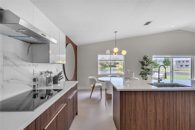 2001 SW 104th Ave, Miramar, FL 33025