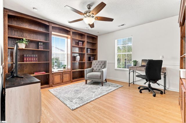 6 Duer Way, Greer, SC 29651