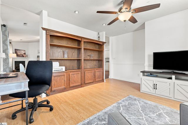 6 Duer Way, Greer, SC 29651