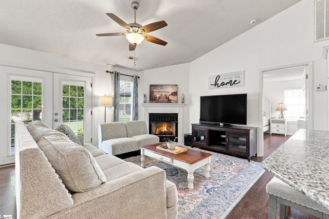 6 Duer Way, Greer, SC 29651
