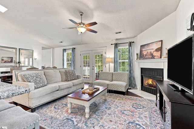 6 Duer Way, Greer, SC 29651