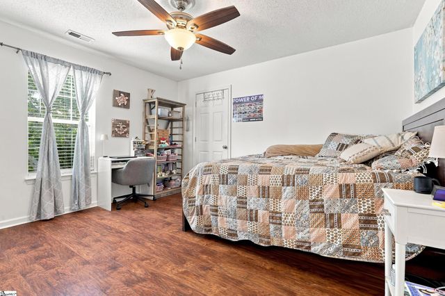 6 Duer Way, Greer, SC 29651