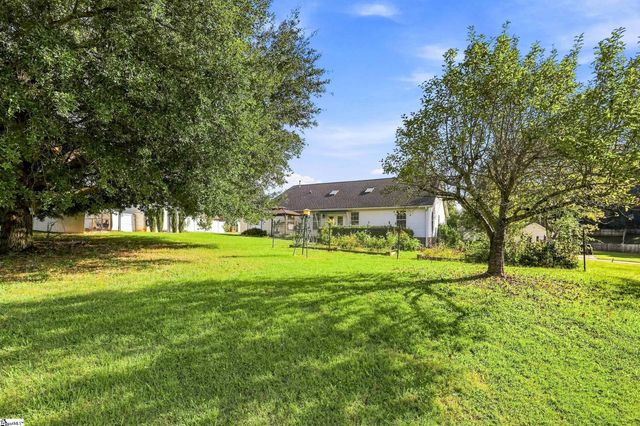 6 Duer Way, Greer, SC 29651