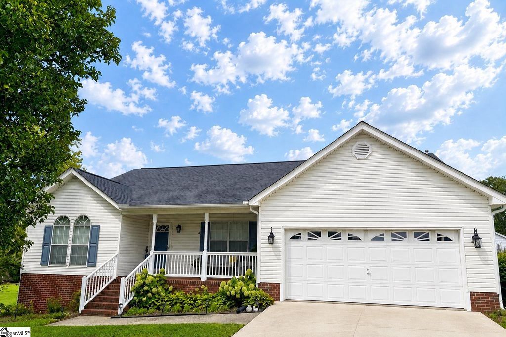 6 Duer Way, Greer, SC 29651