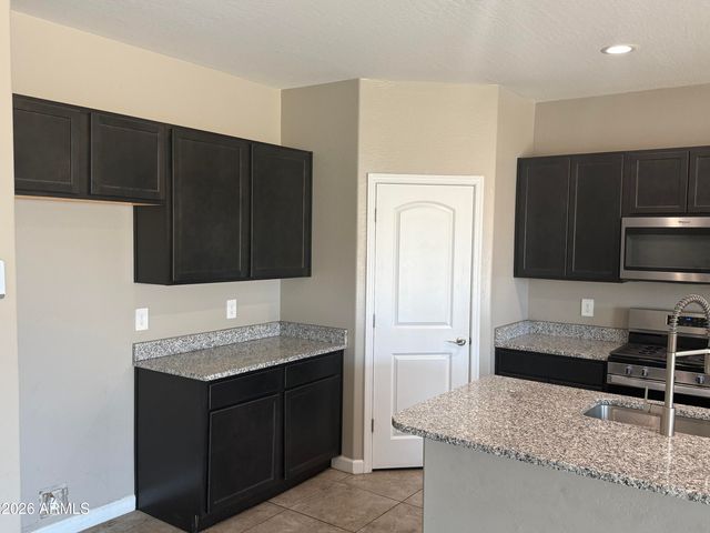 30011 W CHEERY LYNN Road, Buckeye, AZ 85396