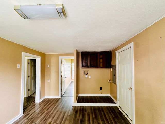 120 W Warren Street, Mitchell, IN 47446