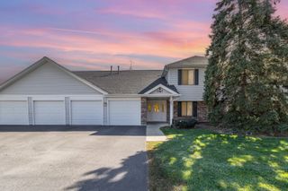 1467 Fairlane Drive 1B, Schaumburg, IL 60193