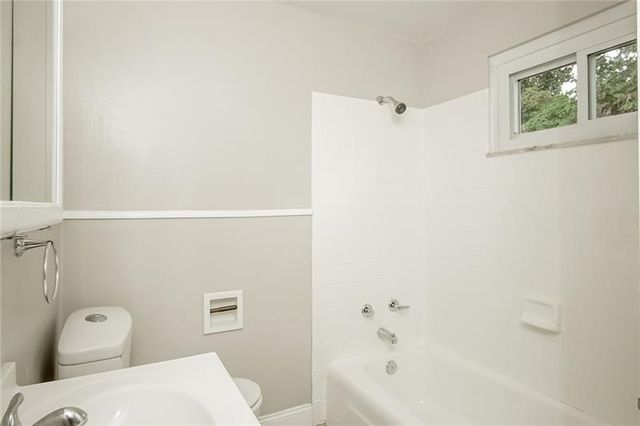 247 GOLDEN GATE DR, Verona, PA 15147