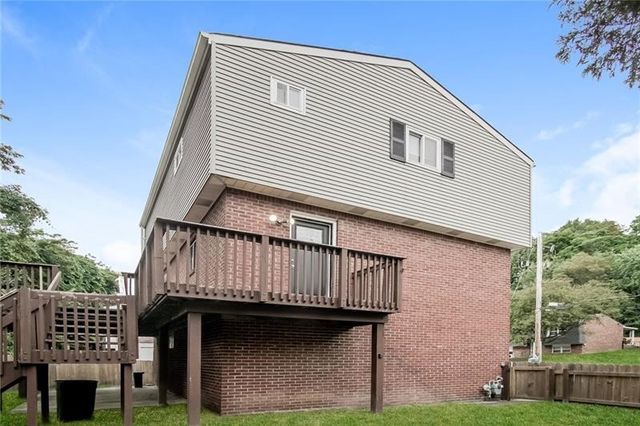 247 GOLDEN GATE DR, Verona, PA 15147