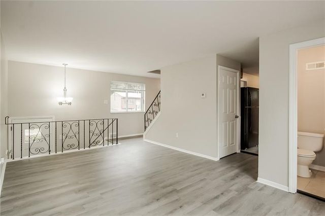 247 GOLDEN GATE DR, Verona, PA 15147