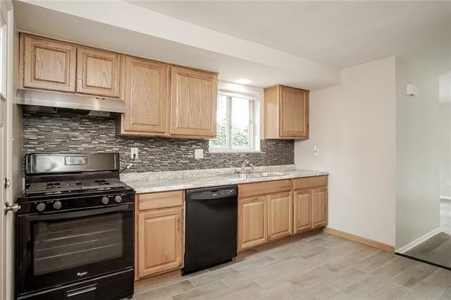 247 GOLDEN GATE DR, Verona, PA 15147