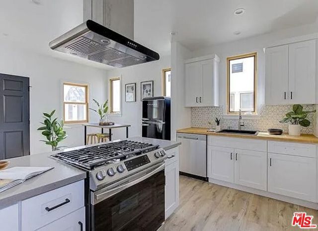 1269 4th Avenue, Los Angeles, CA 90019