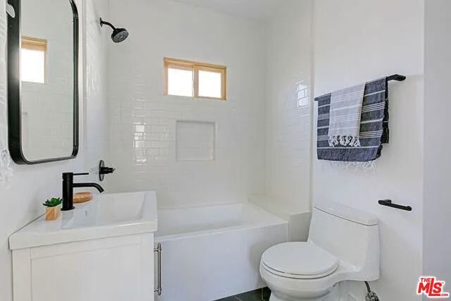 1269 4th Avenue, Los Angeles, CA 90019