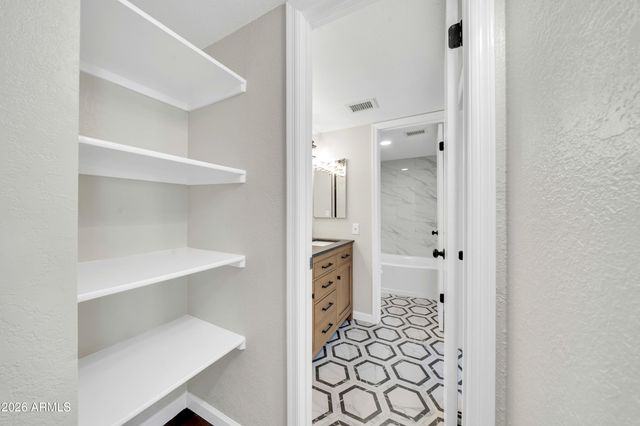 2845 E Tracy Lane 4, Phoenix, AZ 85032