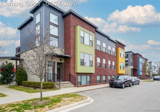 1230 Diamond Court E, Royal Oak, MI 48067