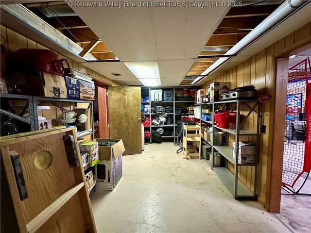 894 Main Street, Chapmanville, WV 25508