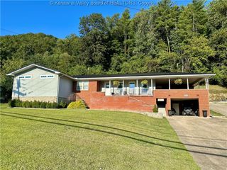 894 Main Street, Chapmanville, WV 25508