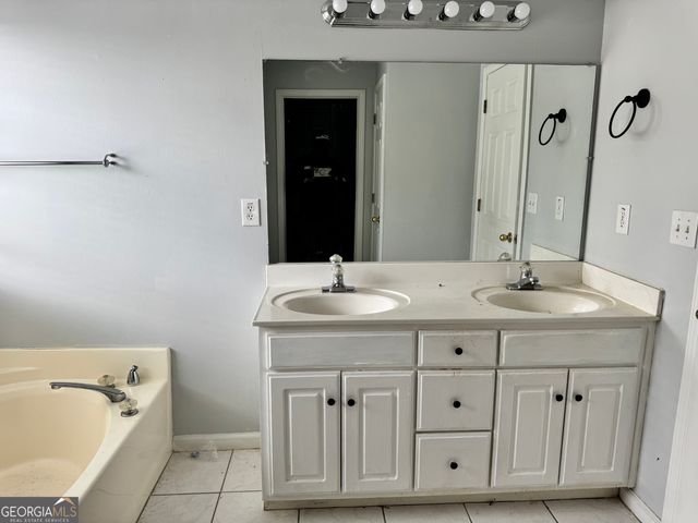3510 Palmer Lake Point, Douglasville, GA 30135