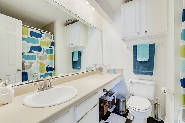 930 Rutland Street, Houston, TX 77008