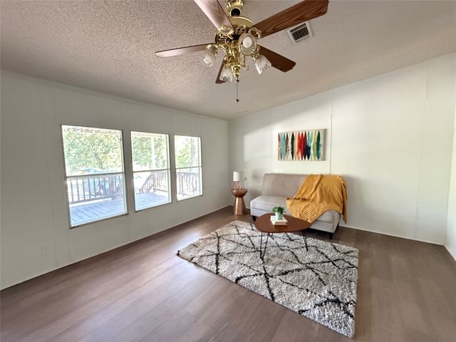 279 Vz County Road 3849, Wills Point, TX 75169