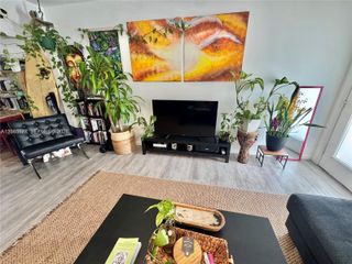 330 74th Street 15, Miami Beach, FL 33141